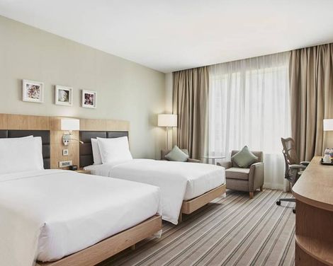 Hilton Garden Inn Dubai, Mall Avenue
