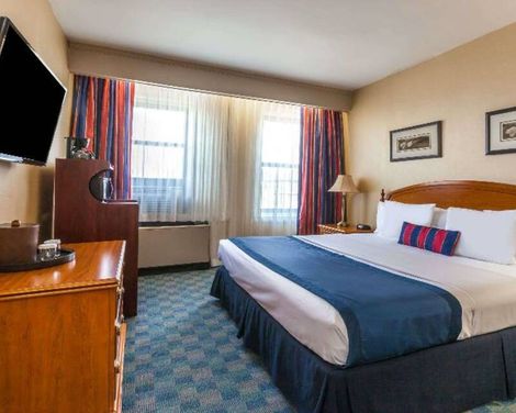 Ramada by Wyndham Jersey City-0