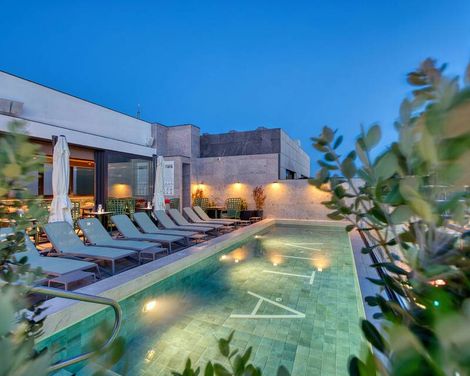 VITA Hotel & Rooftop-1