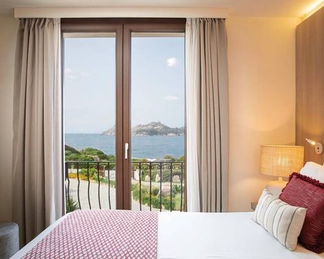Mangia's Santa Teresa Sardinia, Curio Collection by Hilton