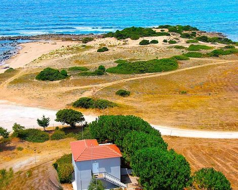 Romanos Beach Villas