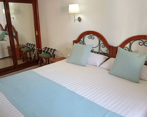 Los Almendros Gays Exclusive Vacation Club-3