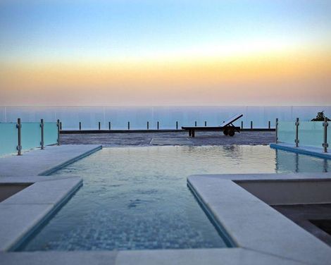 Splendour Hotel & Suites