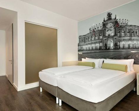 Super 8 by Wyndham Dresden