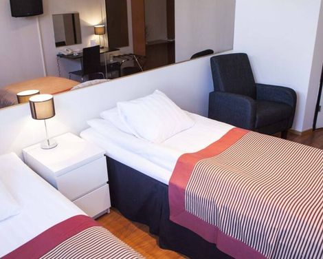 Pilot Airport Hotel