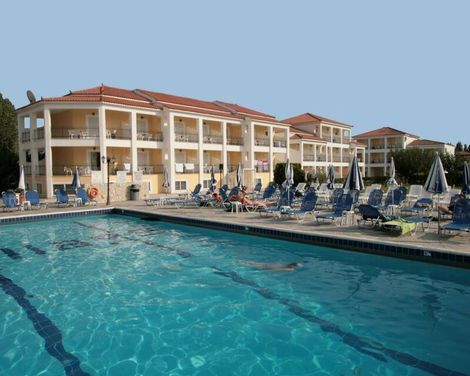 Village Inn Studios & Family Apartments