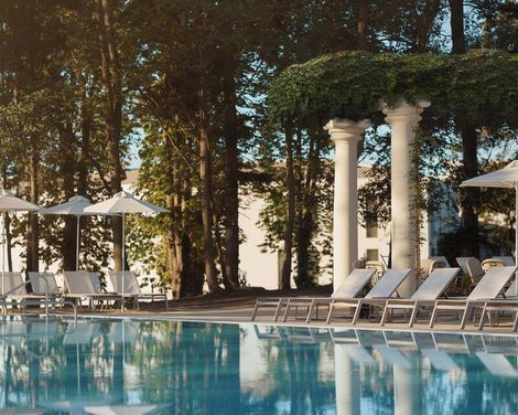 Astor Garden Hotel