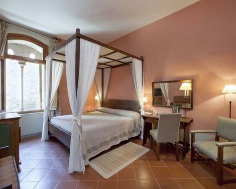 Parador De Cardona