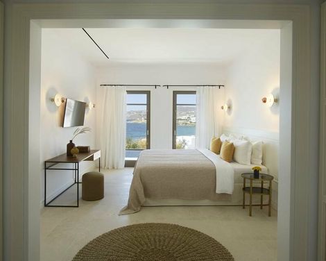 Bonzoe Suites & Villas