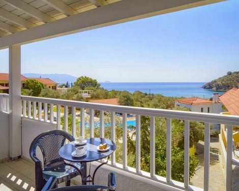 Limnionas Bay Village