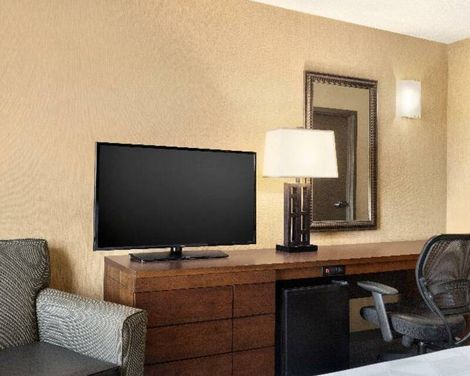 Holiday Inn National Airport-0