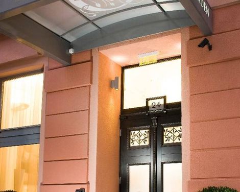 Opera Garden Hotel & Apartments