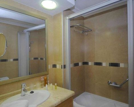 Ona Beverly Hills Suites