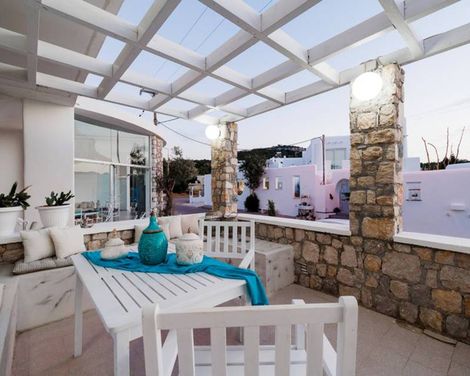 Kouros Home