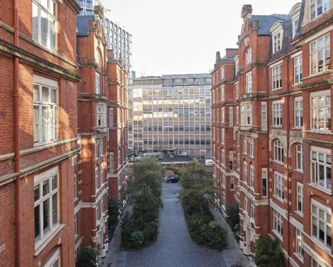 St. Ermin's Hotel, Autograph Collection