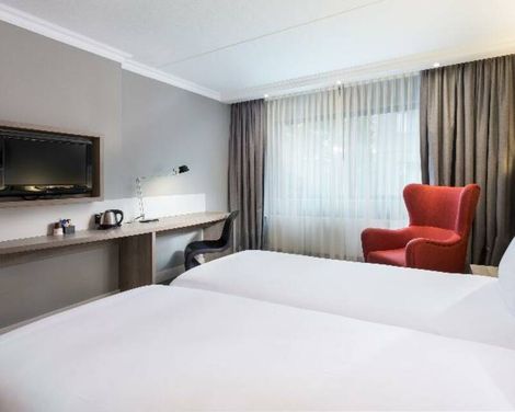 Ramada by Wyndham Amsterdam Airport Schiphol-3