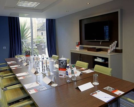 Holiday Inn Express Windsor-0