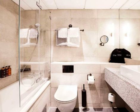 Clarion Hotel The Hub-0