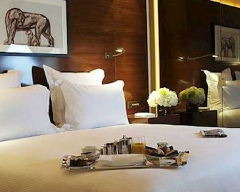 Hotel Montaigne Paris