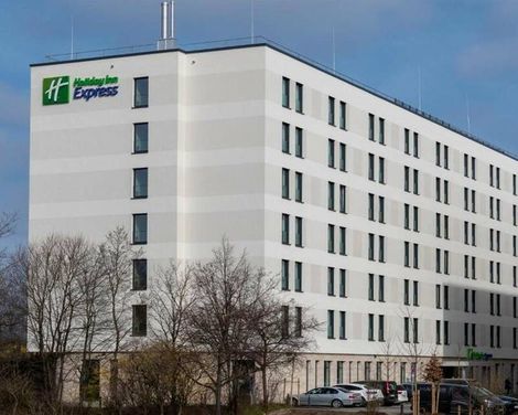Holiday Inn Express Munich North-1