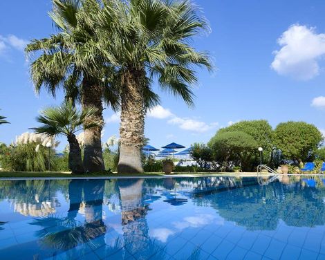 Malia Bay Beach Hotel & Bungalows-1