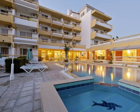 Trianta Hotel