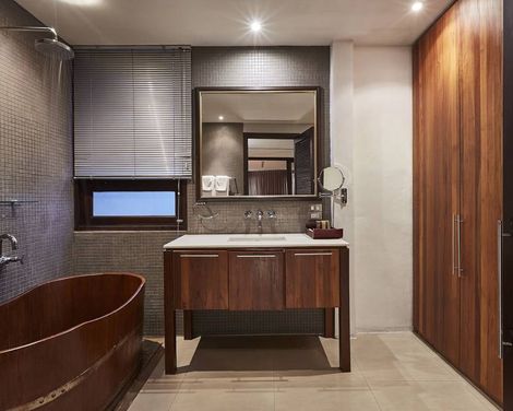 Luxx at Silom-2