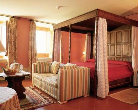 Parador De Cardona