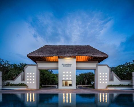 BlueBay Grand Esmeralda