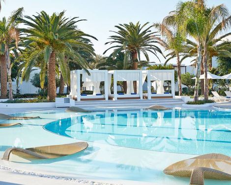 Caramel, A Resort to Live