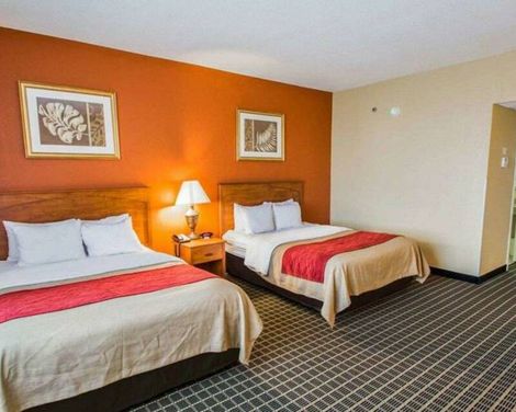 Clarion Inn & Suites Miami Airport-3