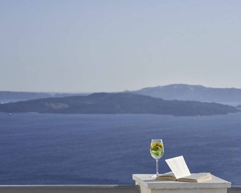 Mr. & Mrs. White Oia - Santorini