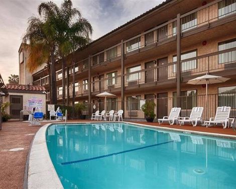 Best Western Plus Executive Inn-1