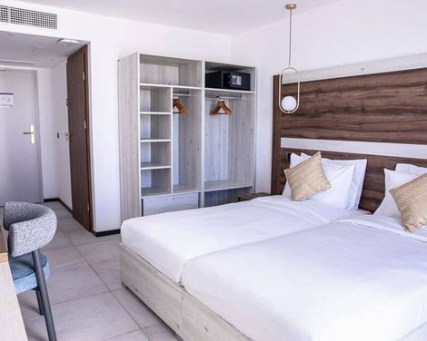 CA Sand Dune Hotel