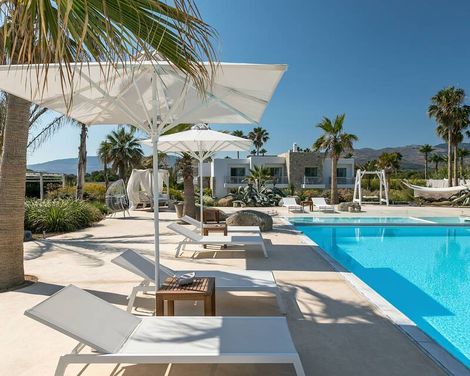 White Pearls Luxury Suites