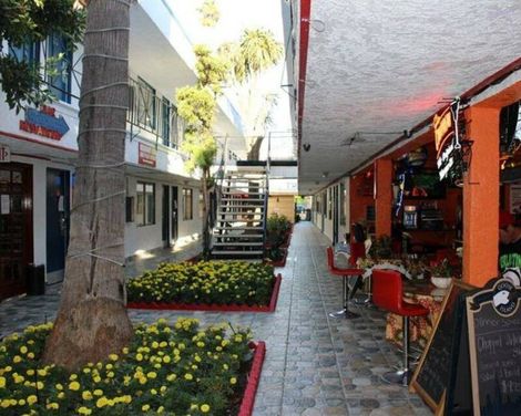 Tradewinds Airport Hotel