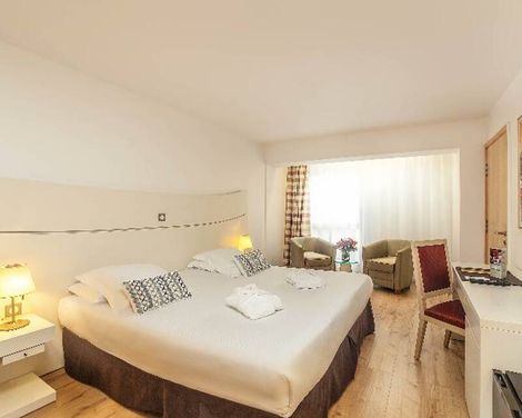 Hôtel Montaigne & Spa-3
