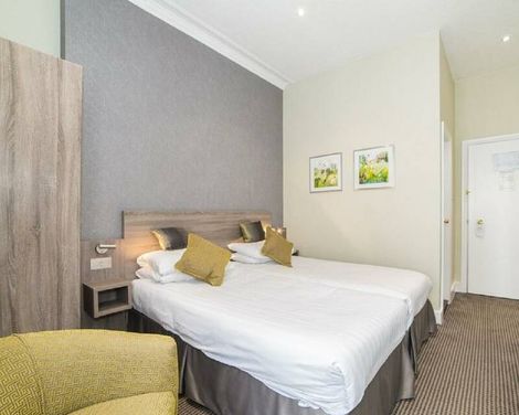 Phoenix Hotel
