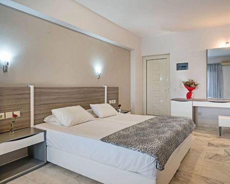 Apollo Hotel I & II