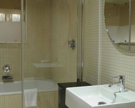 E-Hotel