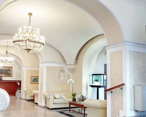 Lloyd's Baia Hotel