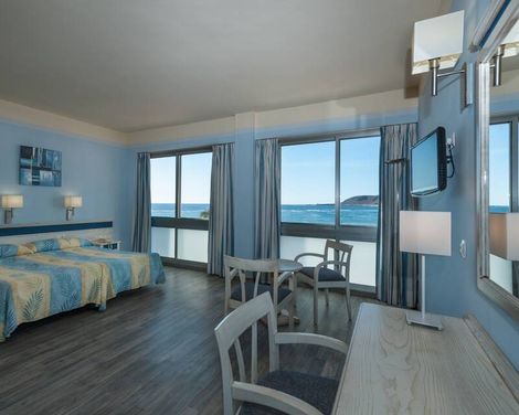 Apartamentos Colon Playa