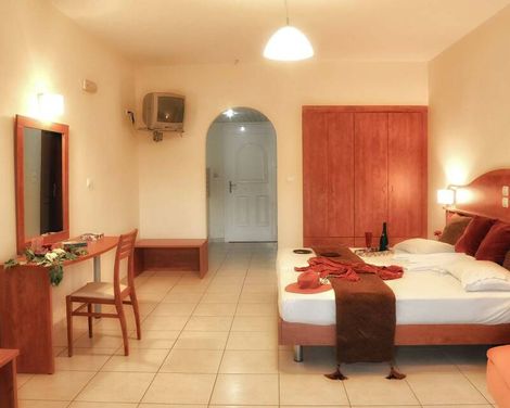 Belussi Beach Hotel & Suites
