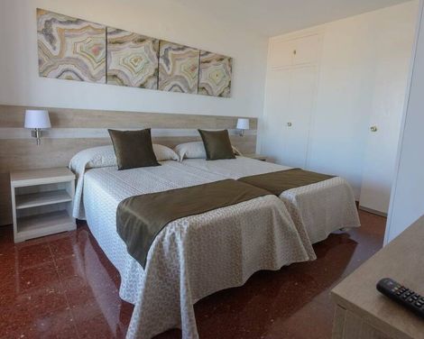 Apartamentos Albatros Family-0