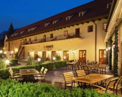 Lindner Hotel Prague Castle-2