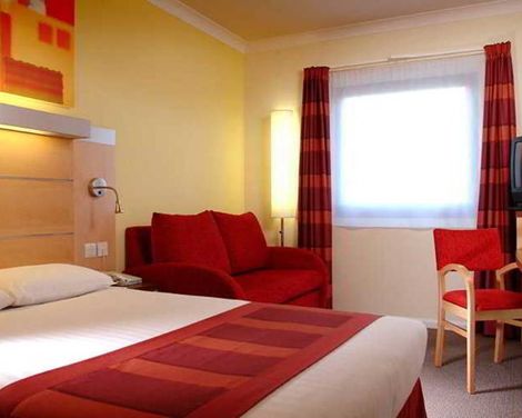 Holiday Inn Express London - Park Royal-1