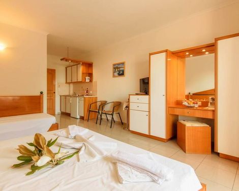 Plaza Pallas Hotel