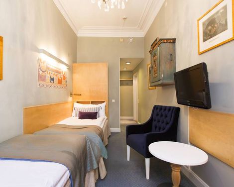 Lady Hamilton Hotel