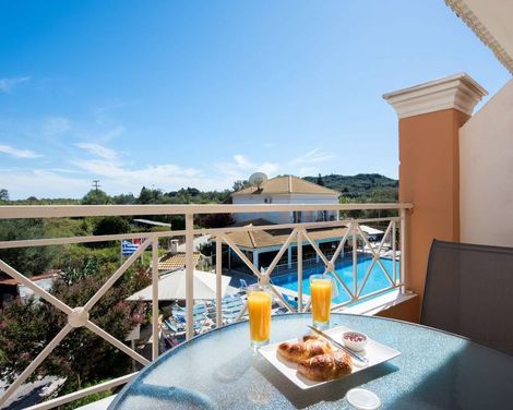 Kavos Plaza Hotel