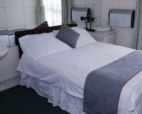 Honeycroft Lodge by OYO Rooms-3